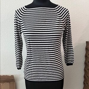 The Limited black and white horizontal striped knit blouse sz M Medium